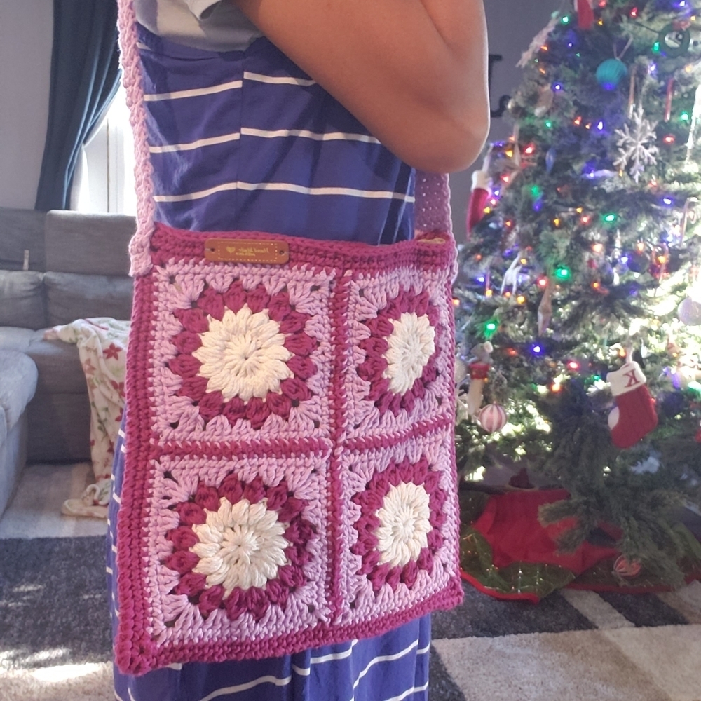 Crochet Orchid Rise Shoulder Bag
